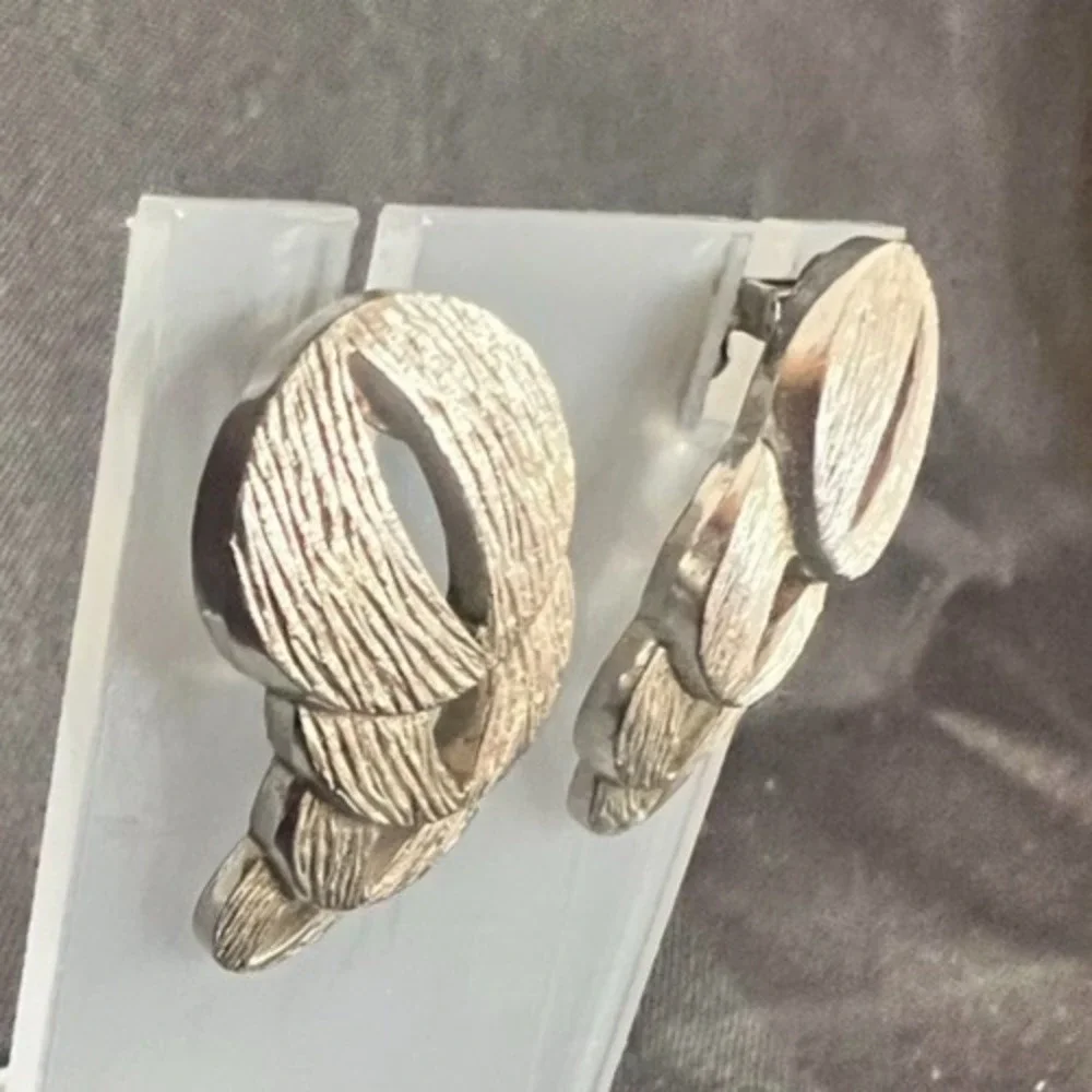 Vintage Monet Clip On Earrings Tone‎ Textured Mid Century Silver Retro Circles